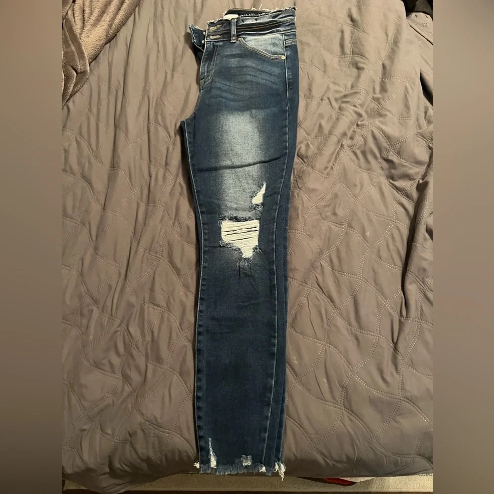 KanCan Distressed Skinny Jeans - Picture 2 of 4